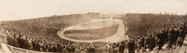 1926_chicago_bears_Los_angeles_tigers_memorial_coliseum