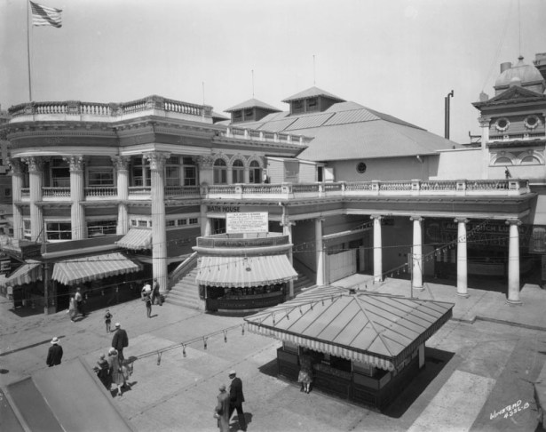 plunge_The_pike_long_beach_bath_house