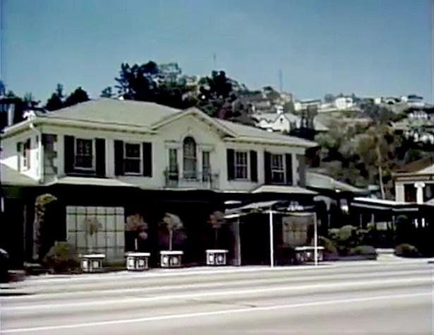 Restaurant Larue color